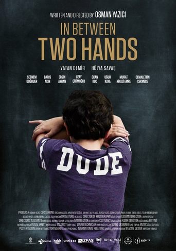 Poster of In Between Two Hands