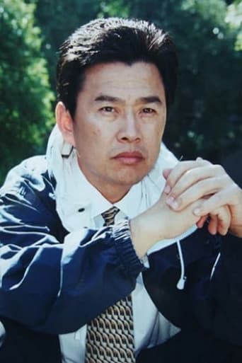 Portrait of Yongli Qiu