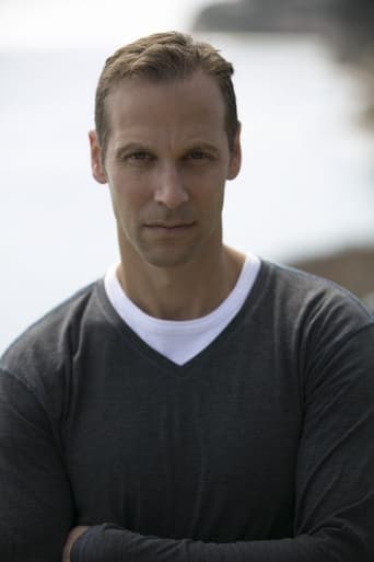 Portrait of Gregg Hurwitz