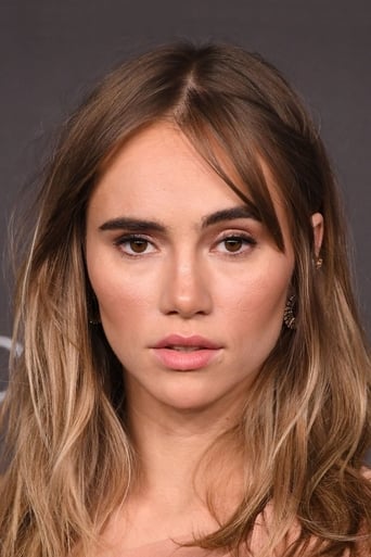 Portrait of Suki Waterhouse