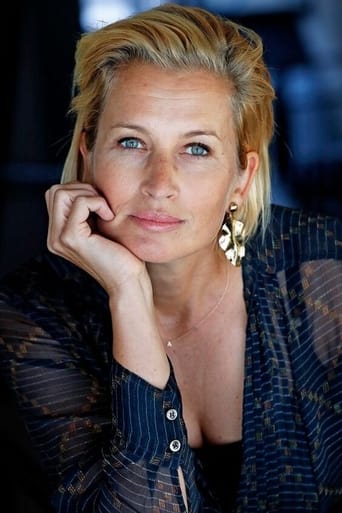 Portrait of Anouk Smulders