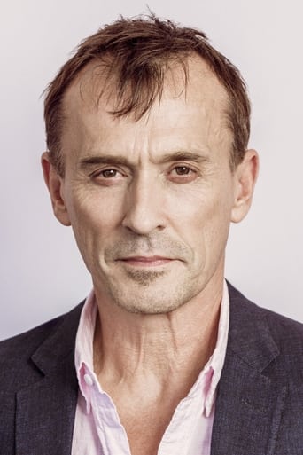 Portrait of Robert Knepper