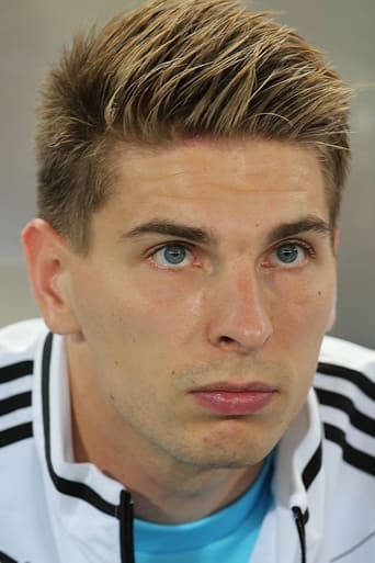 Portrait of Ron-Robert Zieler