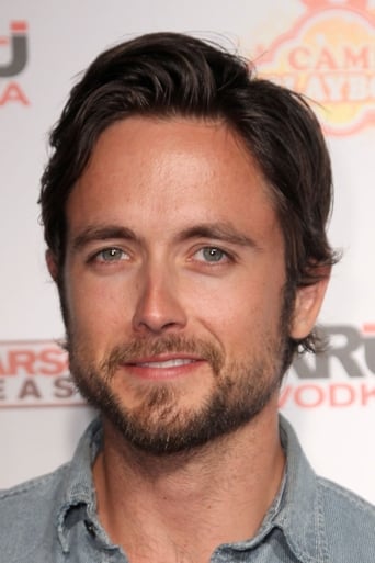 Portrait of Justin Chatwin