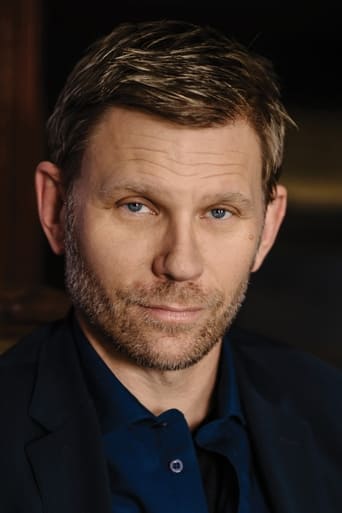 Portrait of Mark Pellegrino