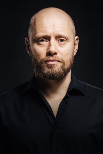 Portrait of Aksel Hennie