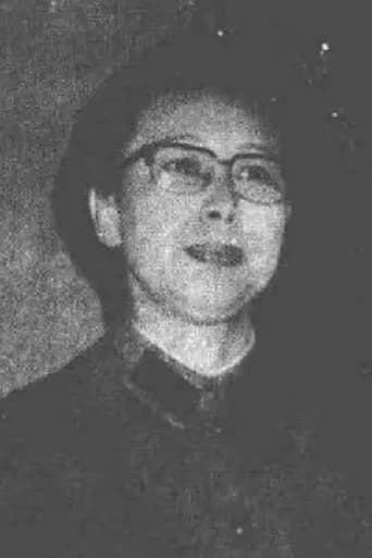 Portrait of Qun Liu