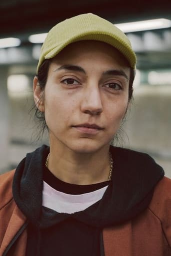 Portrait of Lara Chedraoui