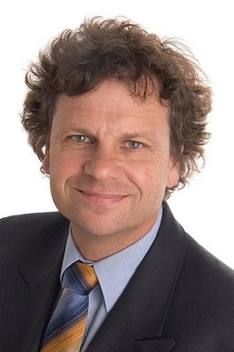 Portrait of Simon McKeon