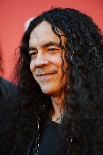 Portrait of Mike Inez