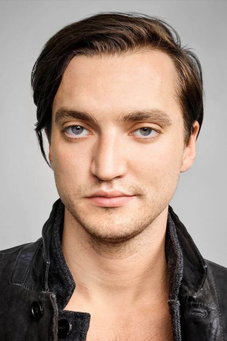 Portrait of Richard Harmon