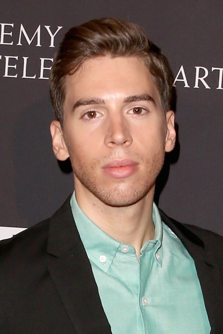 Portrait of Jordan Gavaris