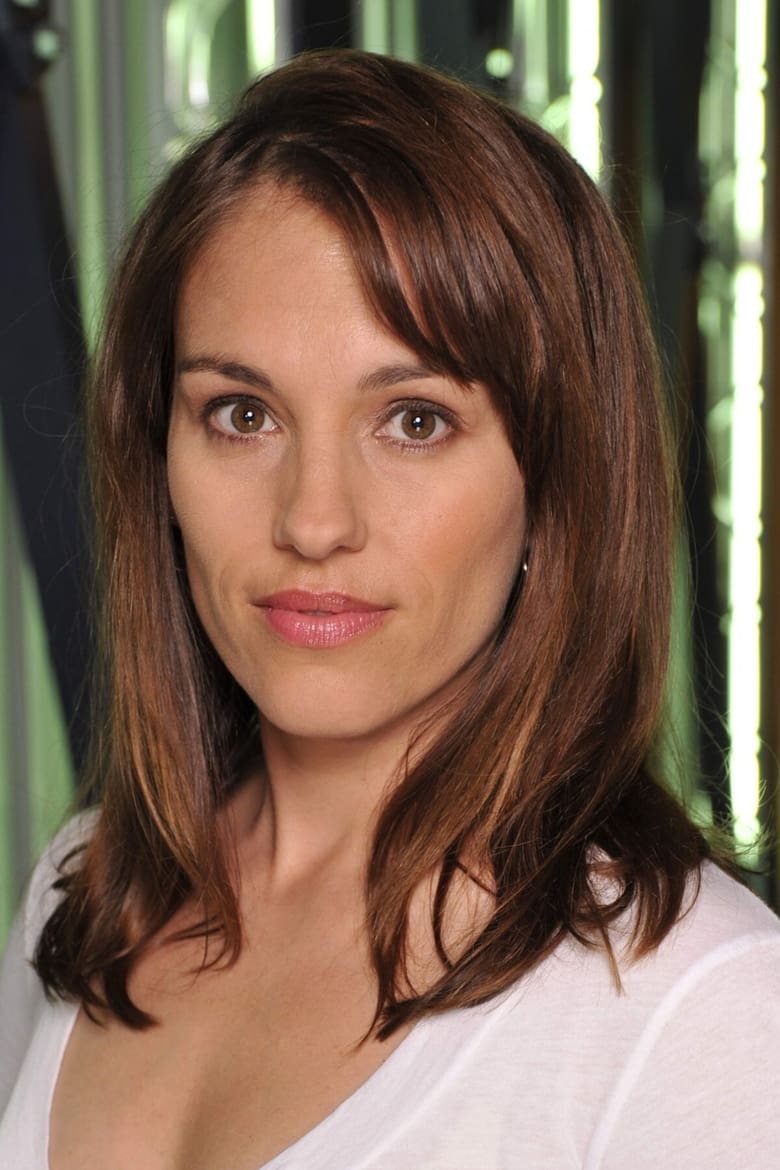 Portrait of Amy Jo Johnson