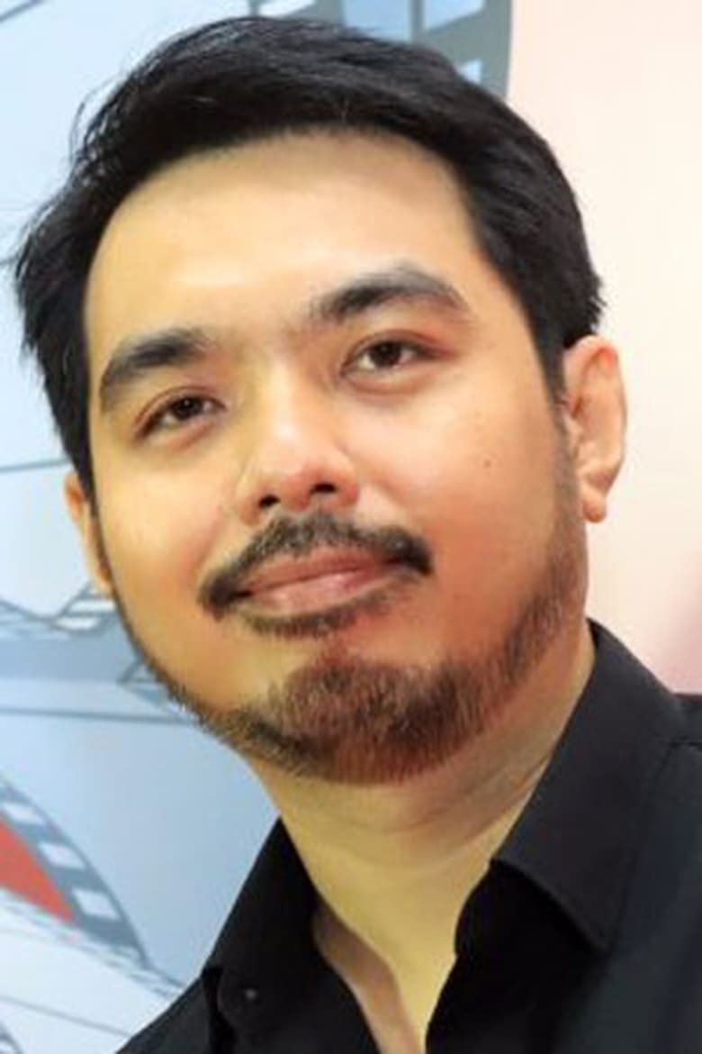 Portrait of Puchong Tuntisungwaragul