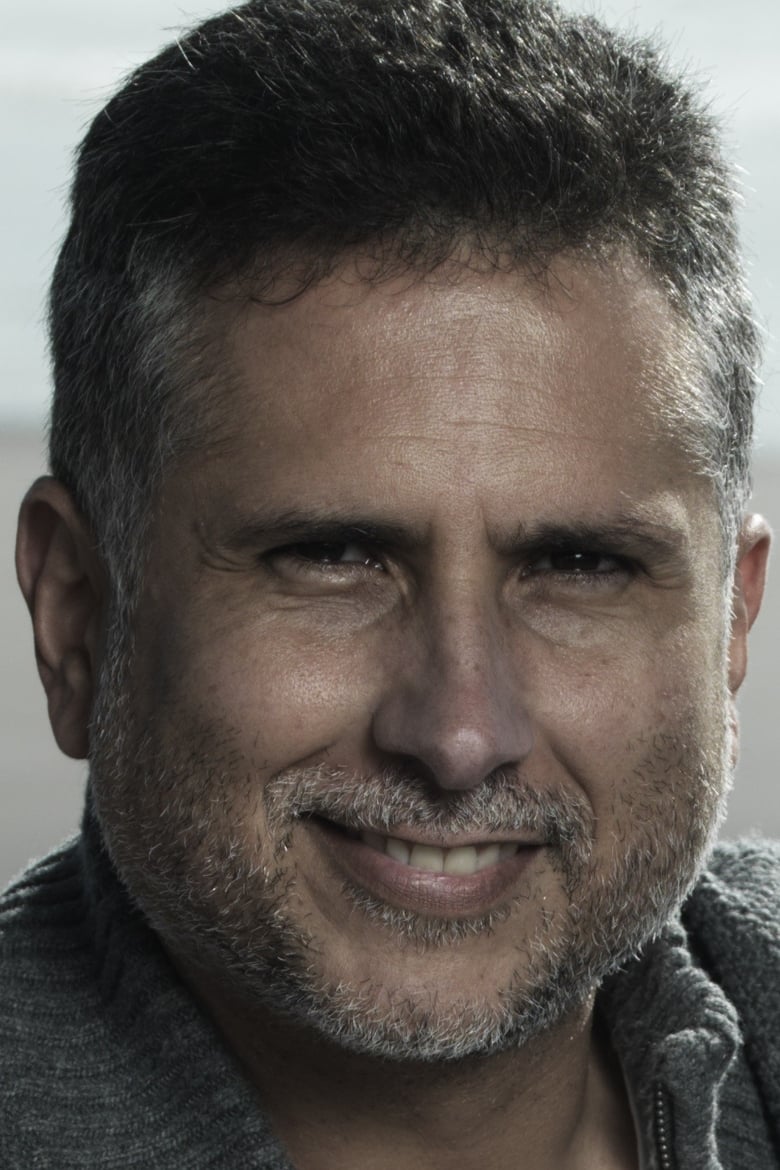 Portrait of Marlon Moreno