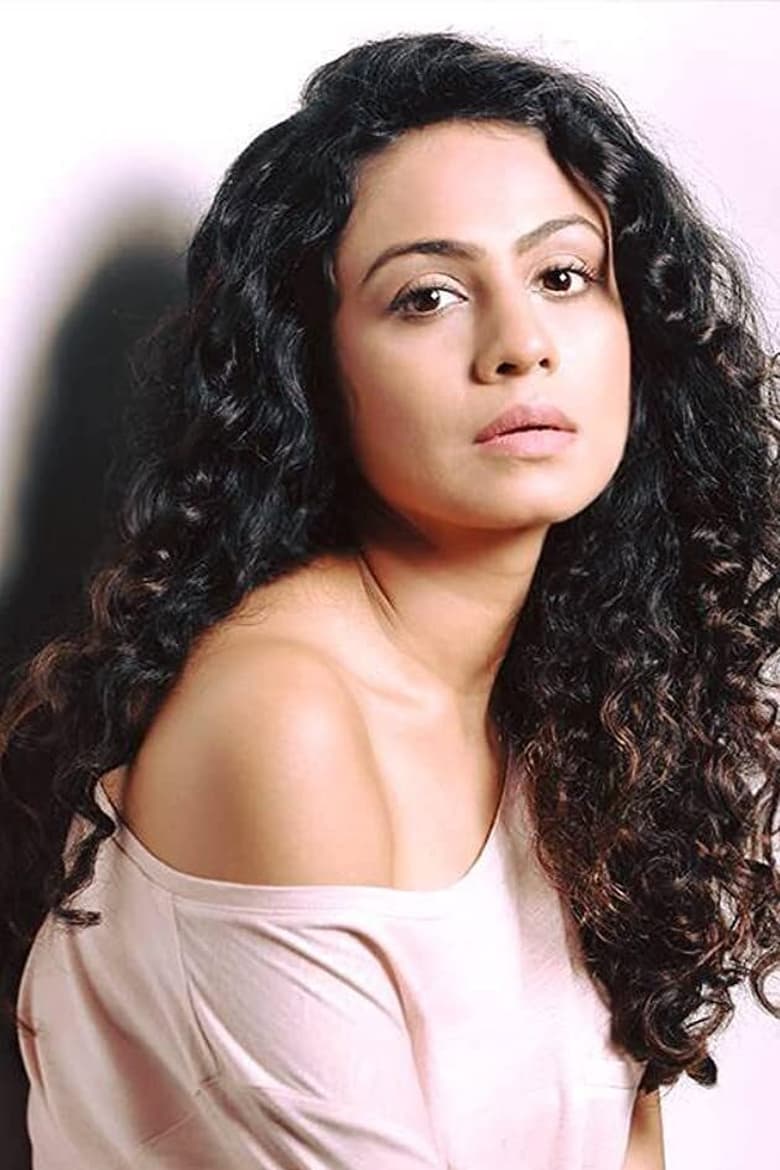 Portrait of Manasi Parekh