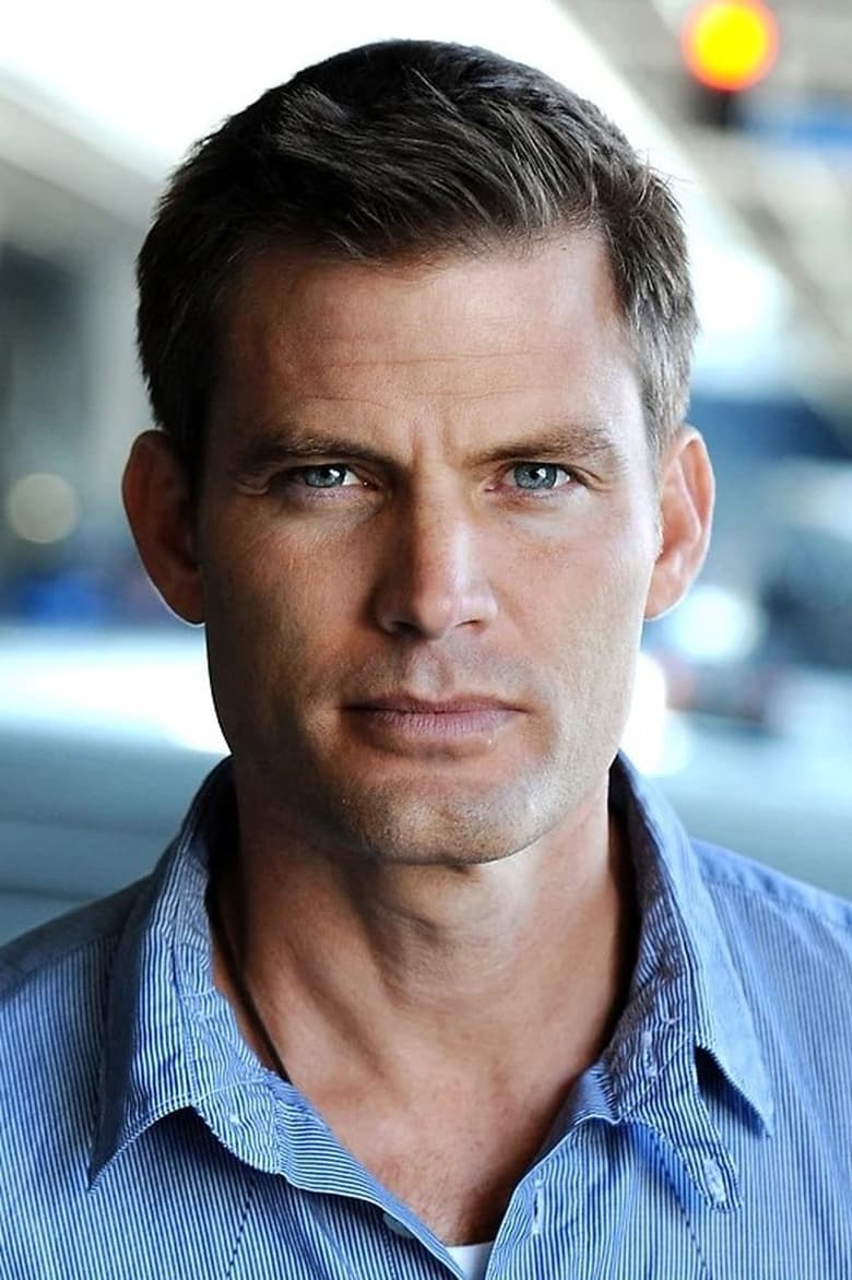 Portrait of Casper Van Dien