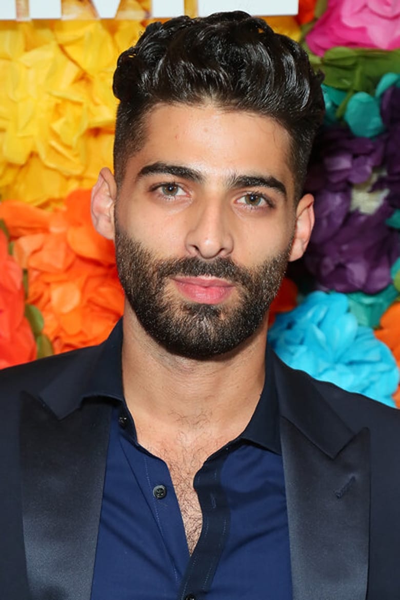 Portrait of Jason Canela