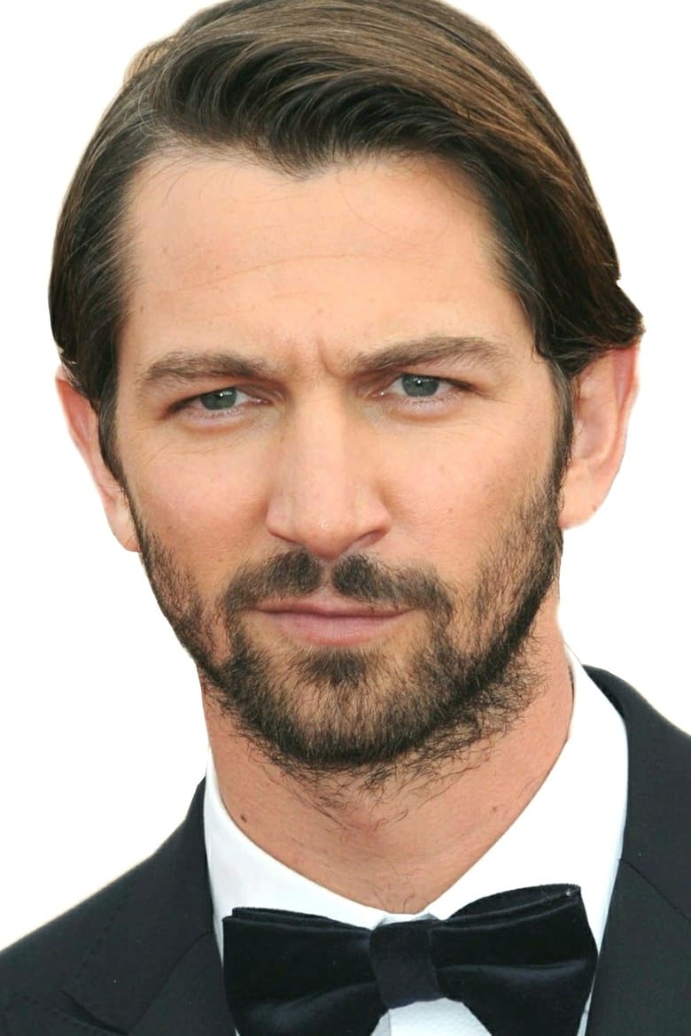 Portrait of Michiel Huisman