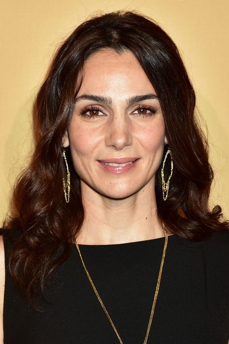 Portrait of Annie Parisse