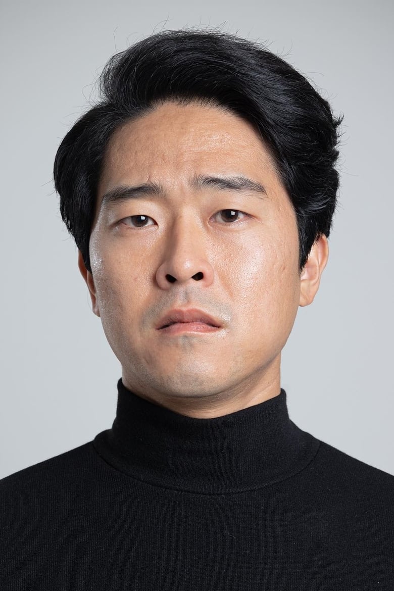 Portrait of Hwang Min-hyung