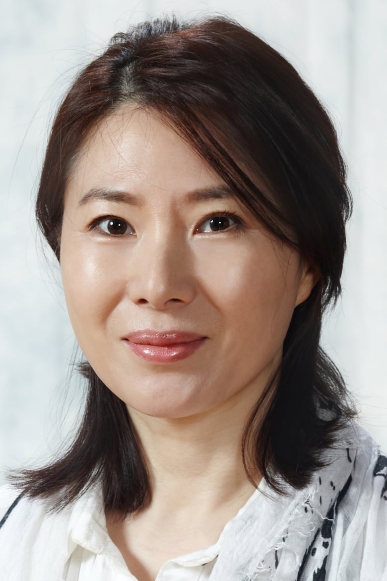 Portrait of Hwang Young-hee