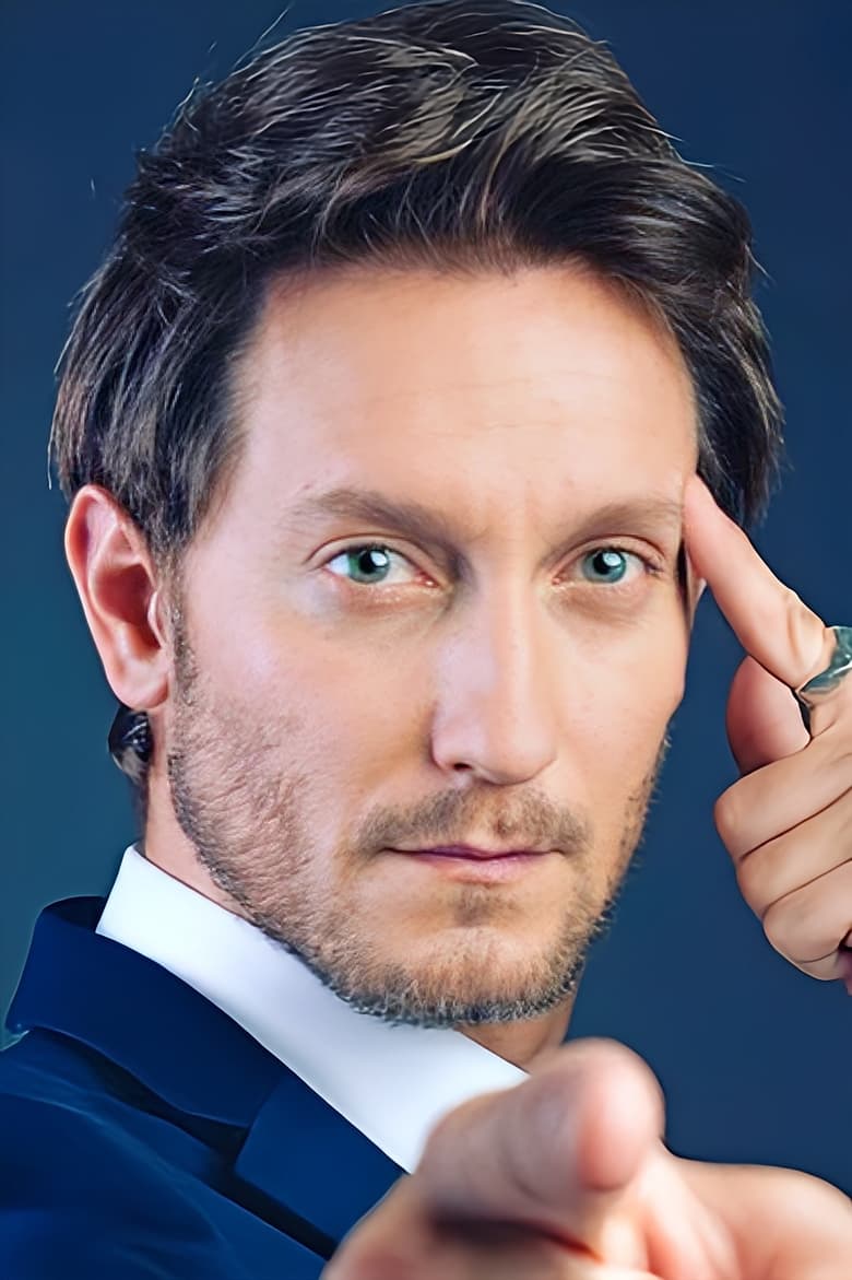 Portrait of Lior Suchard