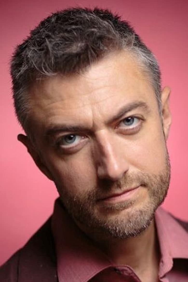 Portrait of Sean Gunn