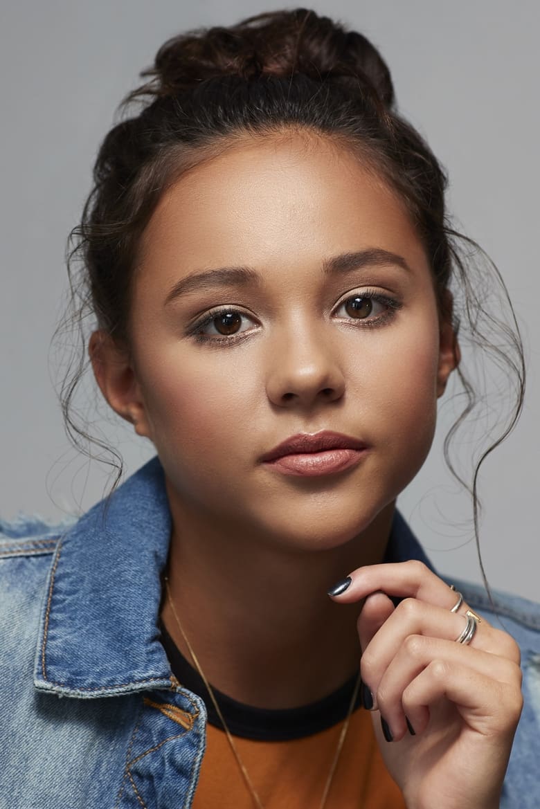 Portrait of Breanna Yde