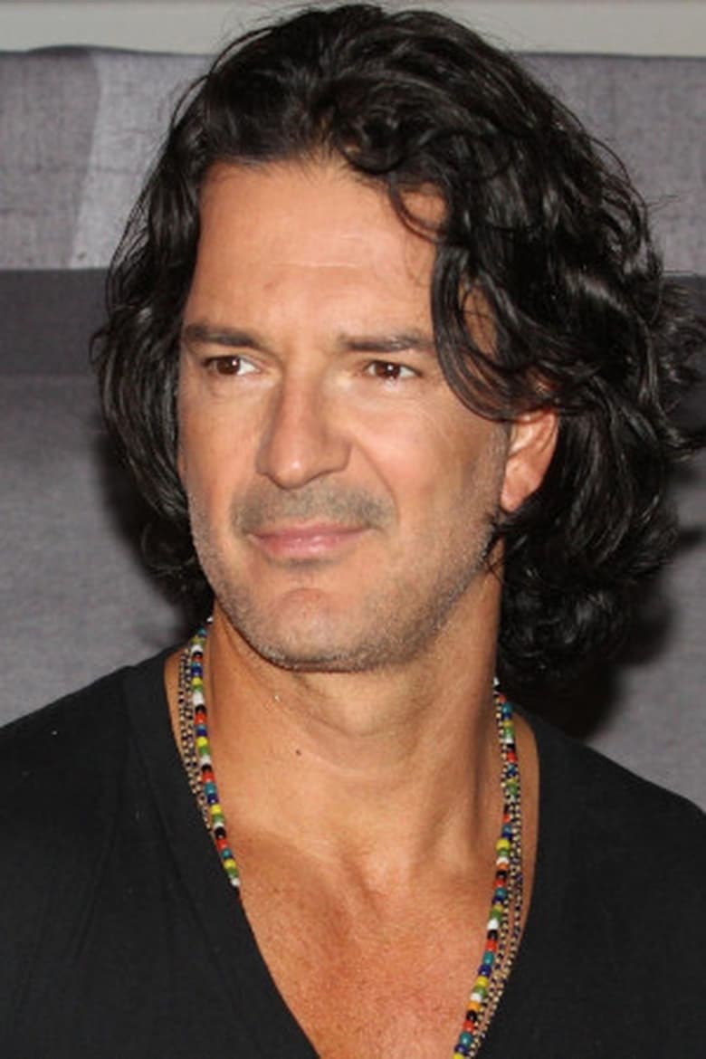 Portrait of Ricardo Arjona