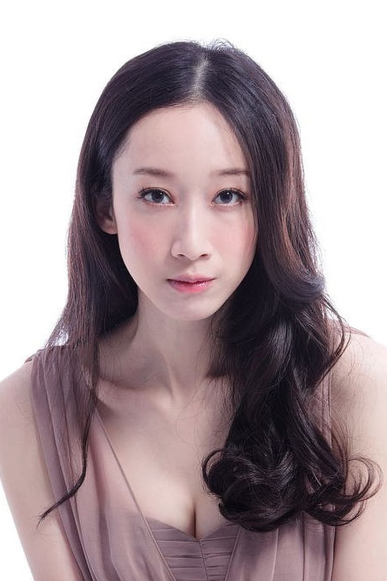 Portrait of Hannah Lin