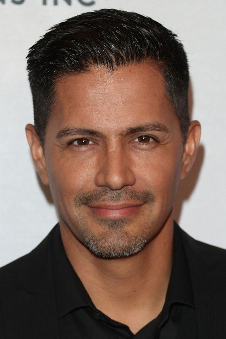 Portrait of Jay Hernandez