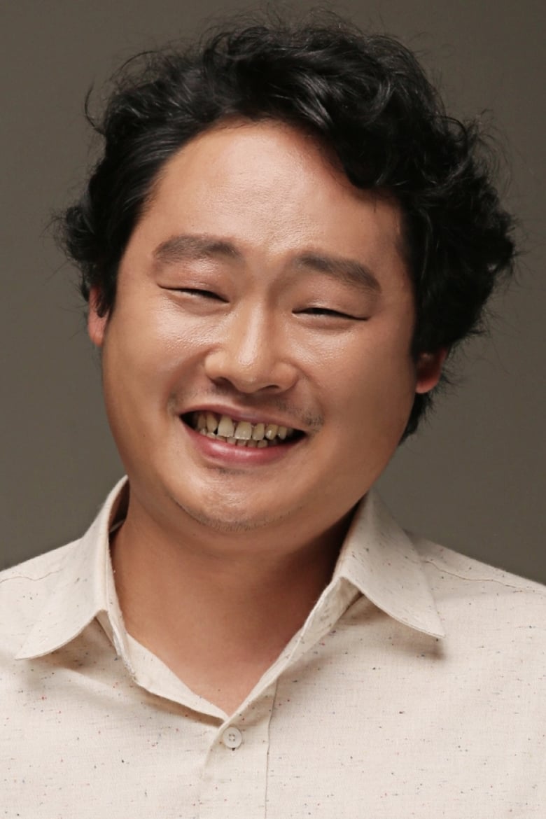 Portrait of Lee Yoo-jun