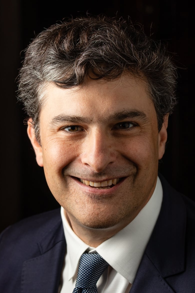 Portrait of Mark Mazzetti