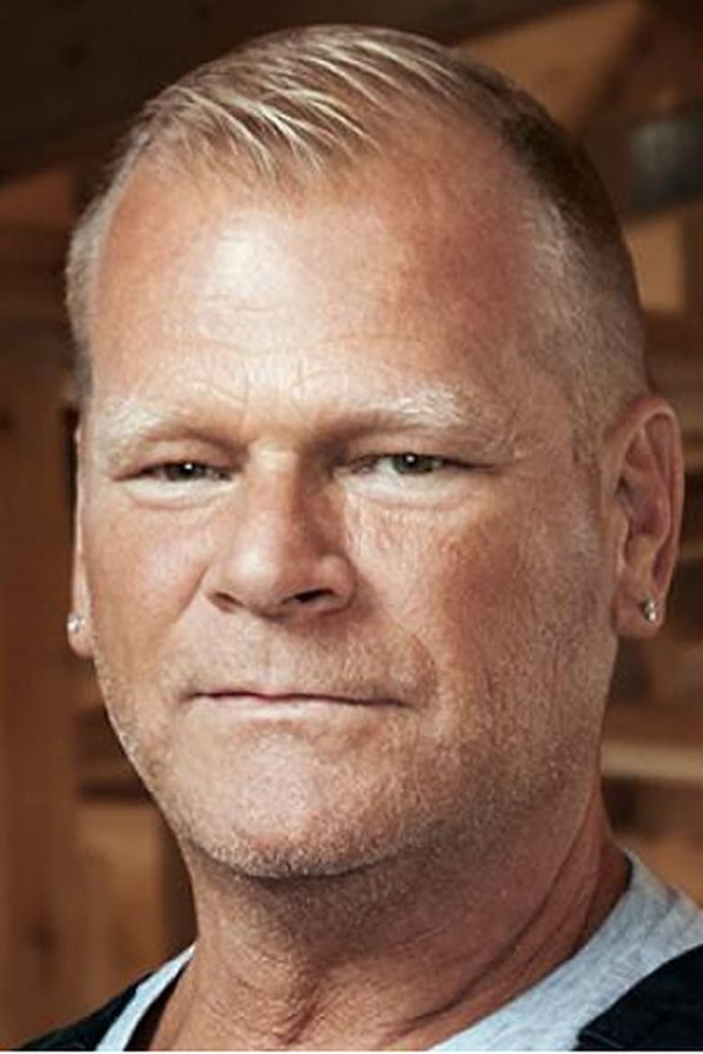 Portrait of Mike Holmes