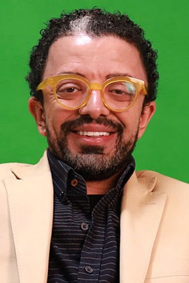 Portrait of Farzin Mohades