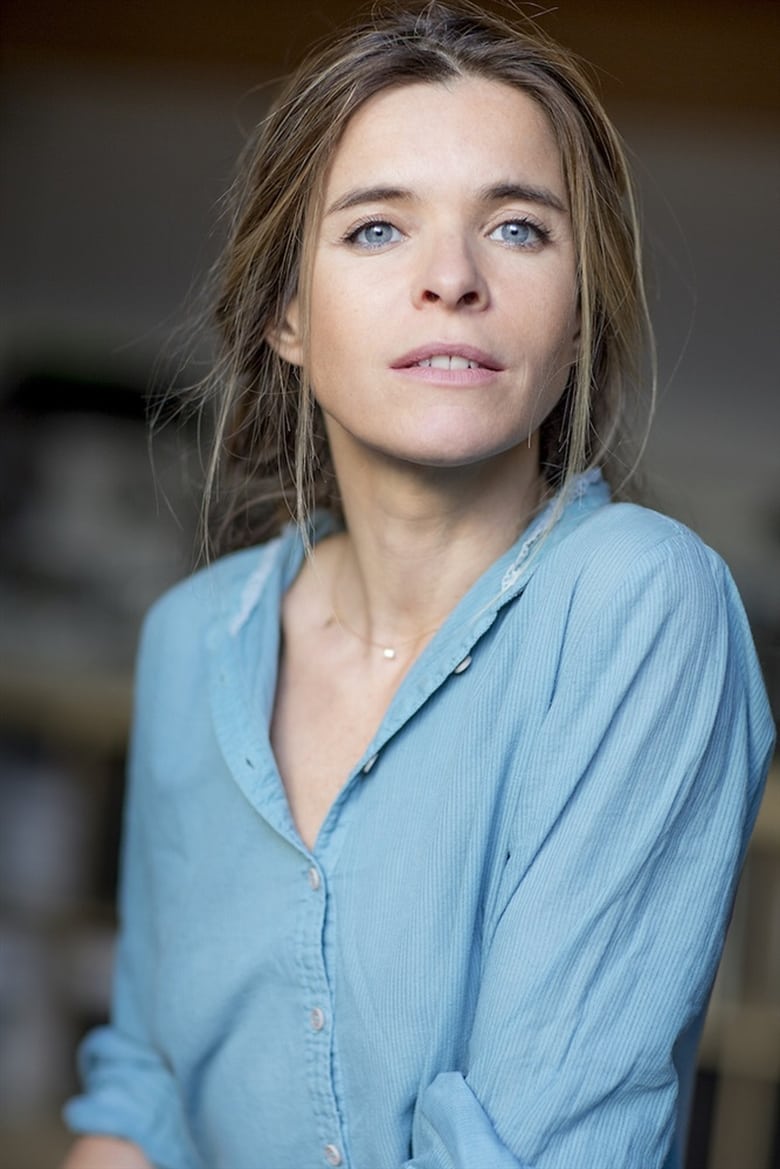 Portrait of Samantha Rénier